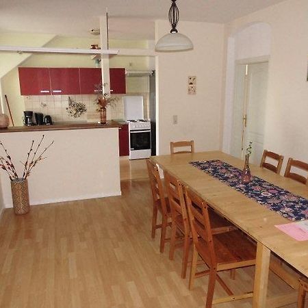 Sehr-Schoene-4-Raum-Maisonette-Fewo-Mit-110Qm-Balkon-Zentral-Preiswert-T7 Дрезден Экстерьер фото